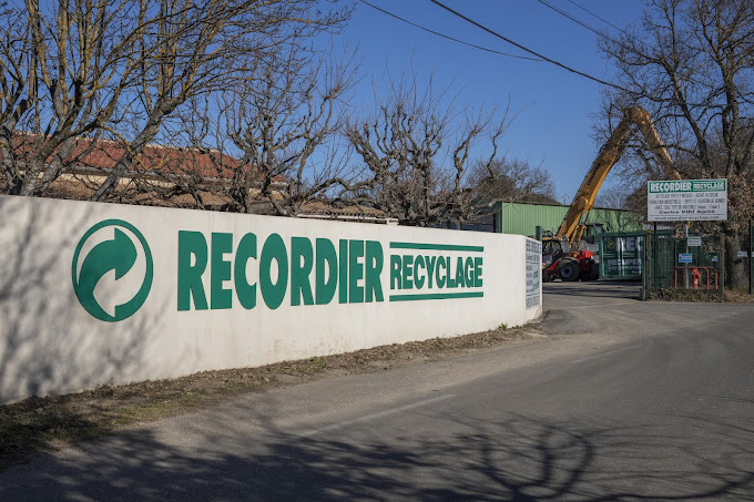 Aperçu des activités de la casse automobile ANDRE RECORDIER située à PERNES-LES-FONTAINES (84210)